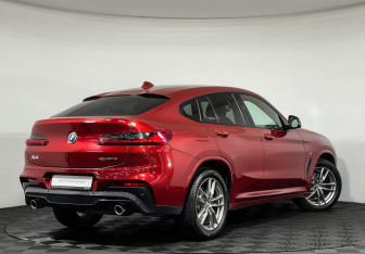 Подержанный автомобиль BMW X4 2020 года (2 фото)
