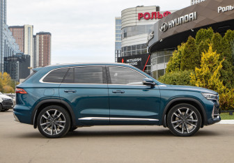 Подержанный автомобиль Geely Monjaro 2025 года (3 фото)