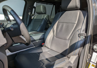 Подержанный автомобиль Toyota Sequoia 2023 года (22 фото)