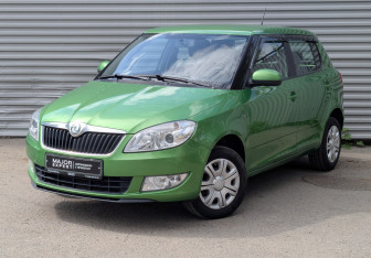 Подержанный автомобиль Skoda Fabia Hatchback 2012 года (1 фото)