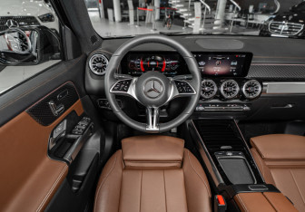 Новый Mercedes-Benz GLB 2025 (12 фото)