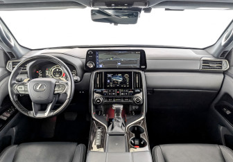 Подержанный автомобиль Lexus LX 2024 года (14 фото)
