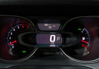 Подержанный автомобиль Renault Kaptur 2018 года (16 фото)