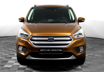 Подержанный автомобиль Ford Kuga 2016 года (2 фото)