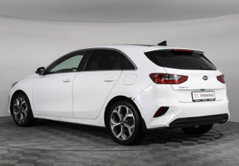 Подержанный автомобиль Kia Ceed Hatchback 2018 года (6 фото)