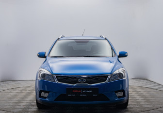 Подержанный автомобиль Kia Ceed Wagon 2010 года (8 фото)