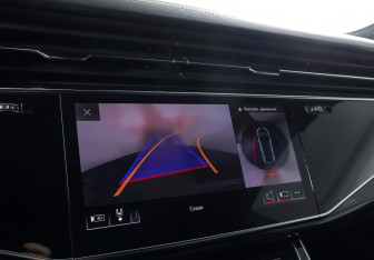 Подержанный автомобиль Audi Q8 2019 года (26 фото)