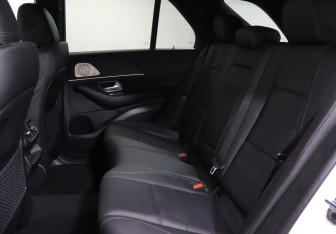Подержанный автомобиль Mercedes-Benz GLE 2024 года (10 фото)