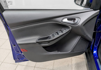 Подержанный автомобиль Ford Focus Hatchback 2017 года (19 фото)