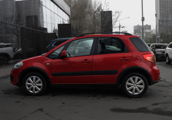 Подержанный автомобиль Suzuki SX4 Hatchback 2012 года (8 фото)