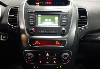 Подержанный автомобиль Kia Sorento 2018 года (14 фото)