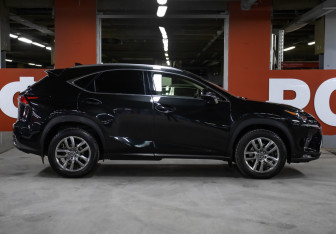 Подержанный автомобиль Lexus NX 2018 года (4 фото)