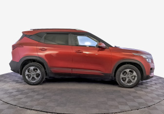 Подержанный автомобиль Kia Seltos 2021 года (4 фото)