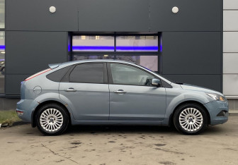 Подержанный автомобиль Ford Focus Hatchback 2010 года (4 фото)