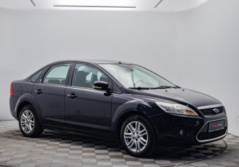 Подержанный автомобиль Ford Focus Sedan 2008 года (7 фото)