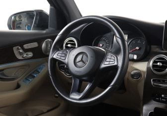 Подержанный автомобиль Mercedes-Benz GLC Coupe 2017 года (15 фото)