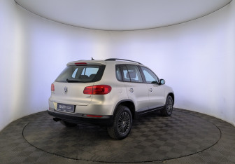 Подержанный автомобиль Volkswagen Tiguan 2012 года (5 фото)