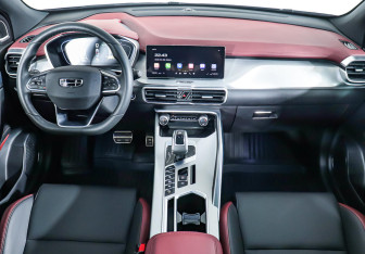 Подержанный автомобиль Geely Coolray 2022 года (10 фото)