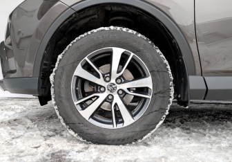 Подержанный автомобиль Toyota RAV4 2018 года (18 фото)