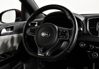 Подержанный автомобиль Kia Sportage 2016 года (13 фото)