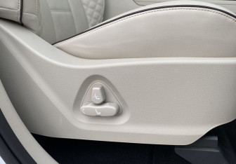 Подержанный автомобиль SsangYong Rexton 2021 года (28 фото)