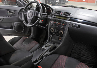 Подержанный автомобиль Mazda 3 Hatchback 2006 года (11 фото)