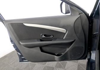 Подержанный автомобиль Nissan Almera Sedan 2017 года (19 фото)