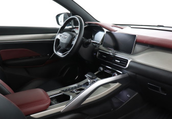 Подержанный автомобиль Geely Coolray 2023 года (9 фото)