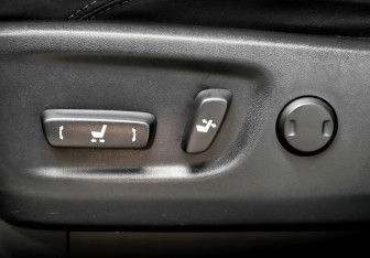 Подержанный автомобиль Toyota Land Cruiser Prado 2019 года (21 фото)