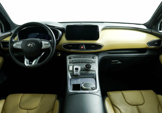 Подержанный автомобиль Hyundai Santa Fe 2021 года (8 фото)