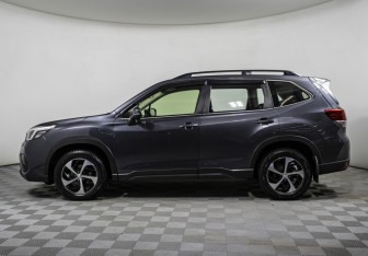 Подержанный автомобиль Subaru Forester Suv 2019 года (8 фото)