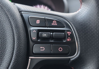 Подержанный автомобиль Kia Optima Sedan 2017 года (17 фото)