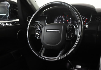 Подержанный автомобиль Land Rover Range Rover Sport 2018 года (15 фото)