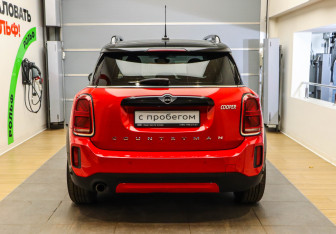 Подержанный автомобиль MINI Countryman 2020 года (5 фото)