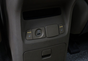 Подержанный автомобиль Kia Carnival 2018 года (14 фото)