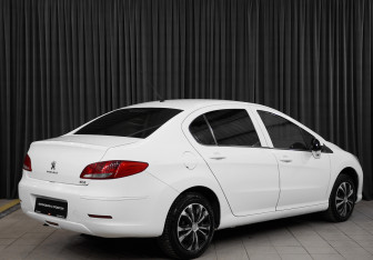 Подержанный автомобиль Peugeot 408 2012 года (4 фото)