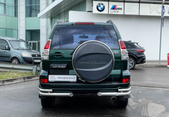 Подержанный автомобиль Toyota Land Cruiser Prado 2004 года (6 фото)
