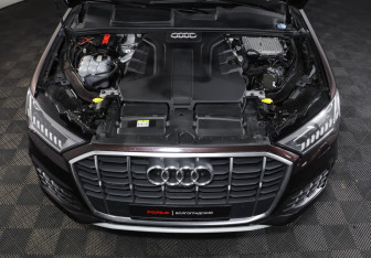 Подержанный автомобиль Audi Q7 2020 года (9 фото)