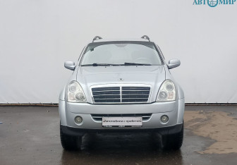 Подержанный автомобиль SsangYong Rexton 2010 года (2 фото)