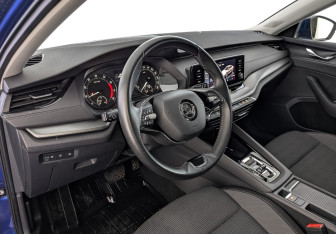 Подержанный автомобиль Skoda Octavia Liftback 2020 года (15 фото)