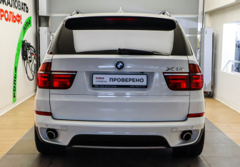 Подержанный автомобиль BMW X5 2013 года (5 фото)
