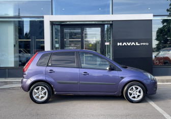 Подержанный автомобиль Ford Fiesta Hatchback 2008 года (4 фото)