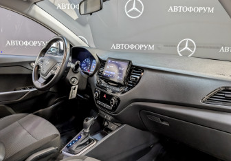 Подержанный автомобиль Hyundai Solaris Sedan 2021 года (11 фото)