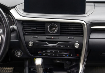 Подержанный автомобиль Lexus RX 2020 года (14 фото)