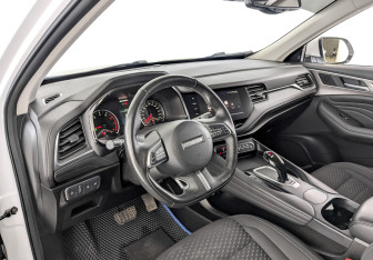 Подержанный автомобиль Haval F7 2021 года (16 фото)