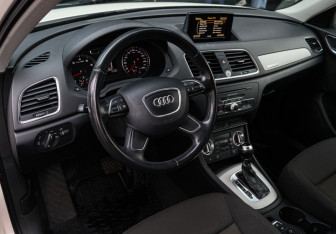 Подержанный автомобиль Audi Q3 2013 года (11 фото)