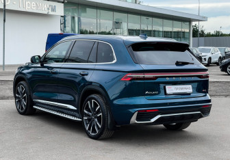 Подержанный автомобиль Geely Monjaro 2023 года (7 фото)