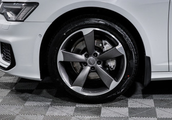 Подержанный автомобиль Audi A6 Sedan 2019 года (16 фото)