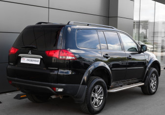 Подержанный автомобиль Mitsubishi Pajero Sport 2013 года (5 фото)