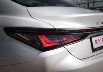 Новый Lexus ES 2025 (12 фото)